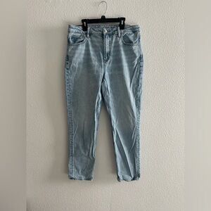 American Eagle Outfitters mom jeans